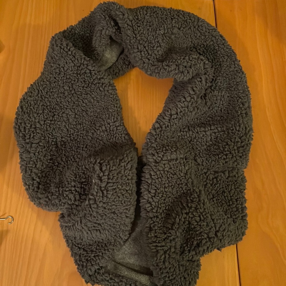 Cuddl duds scarf